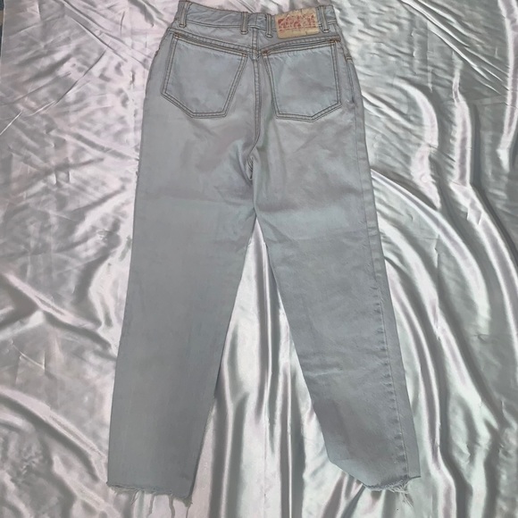 ๐ Vintage Lightwash Bongo Jeans ๐ - Picture 4 of 5